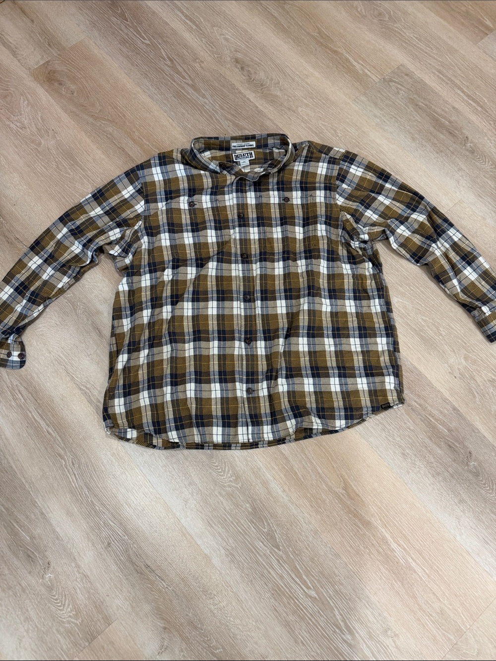 Duluth Trading Co Plaid Button-Down Shirt